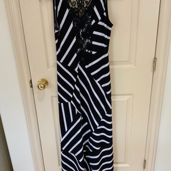 Frank Lyman Maxi Dress - Picture 2 of 3
